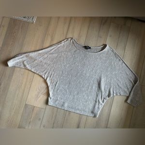 Scoop Neck Long Sleeve